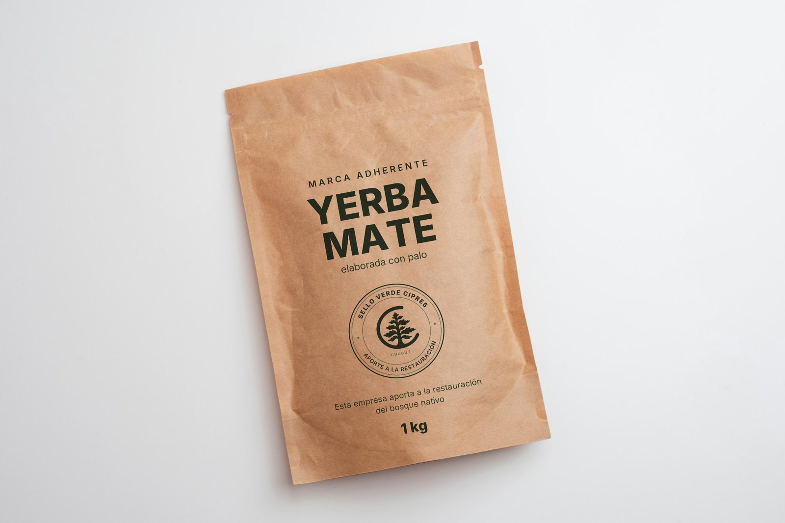 Fotografía: envase de yerba mate con el Sello Verde CIPRES aplicado
